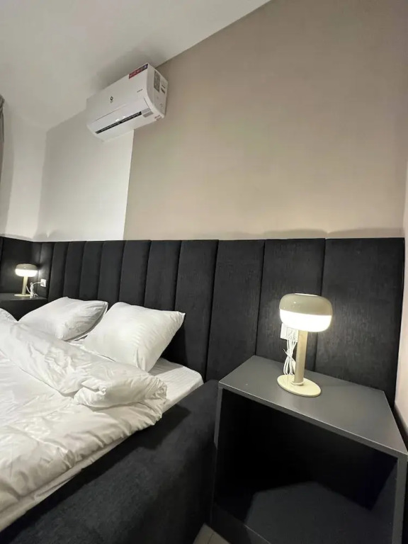 Stylish Luxe Apartment Fr 0003