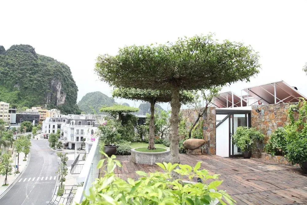 Draha Halong Hotel - Serenity, Charm and Nature - Preferred by Western Travelers