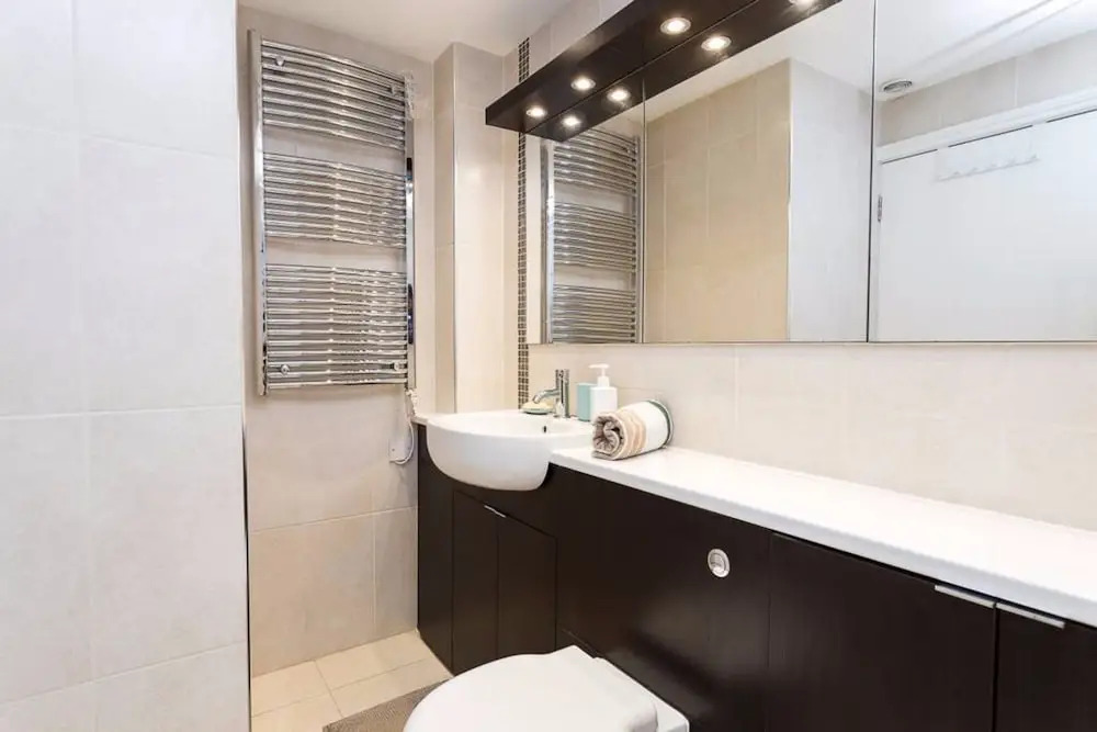 3 Bedroom Flat Near Whitechapel