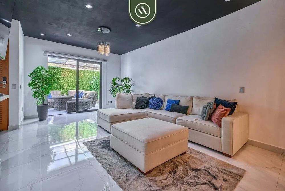Modern 2BR Condo in Old Town - Private Terrace