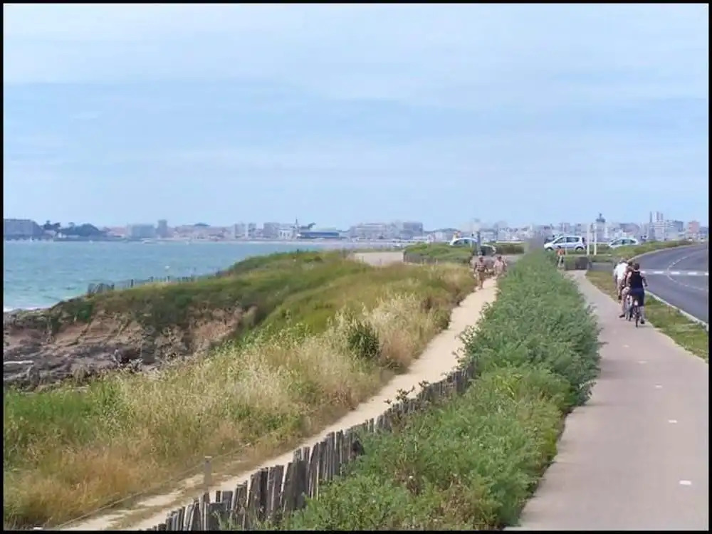 Apartment With one Bedroom in Chateau D'olonne, With Enclosed Garden and Wifi - 300 m From the Beach
