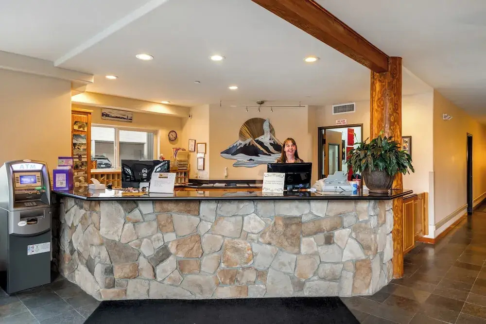 Breeze Inn Hotel & Motel