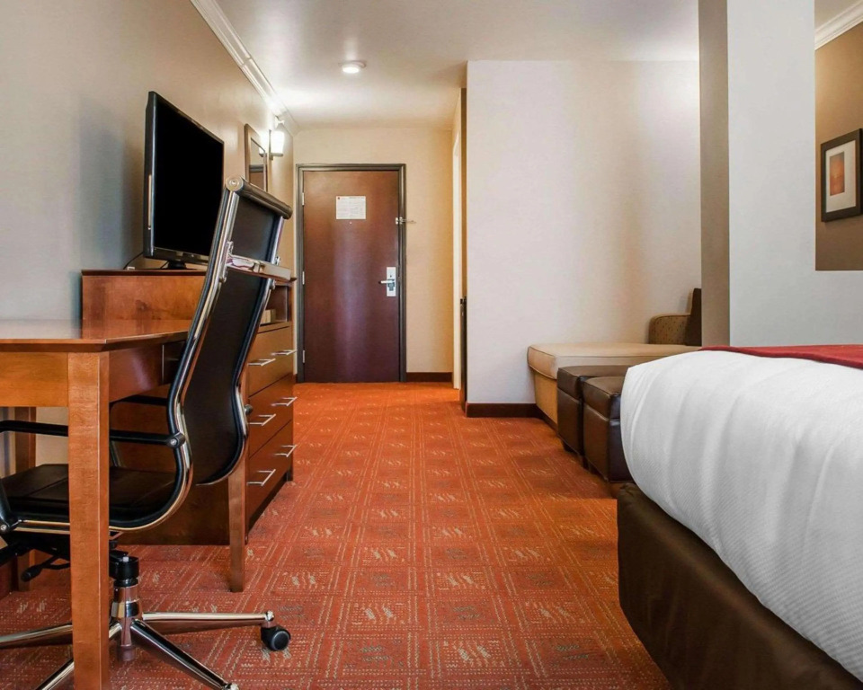 Comfort Suites Farmington