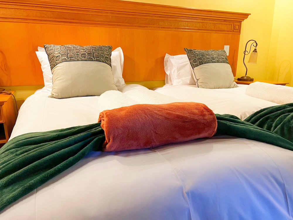 Protea Ridge Guest Cottages and Conference Centre