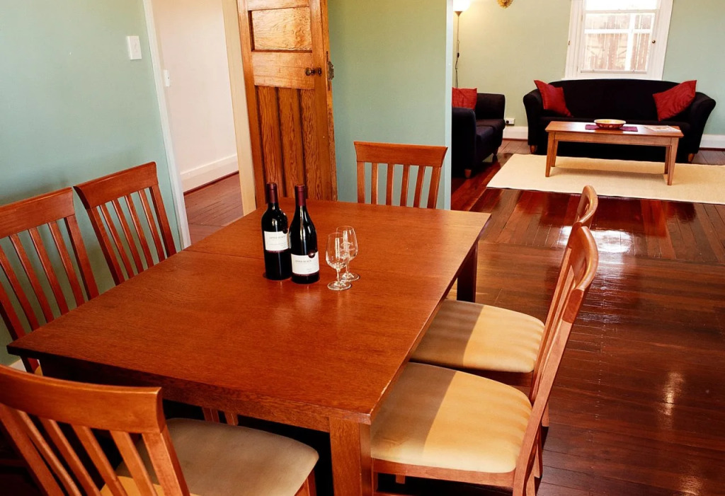 Vineyard Cottage at Upper Reach Winery