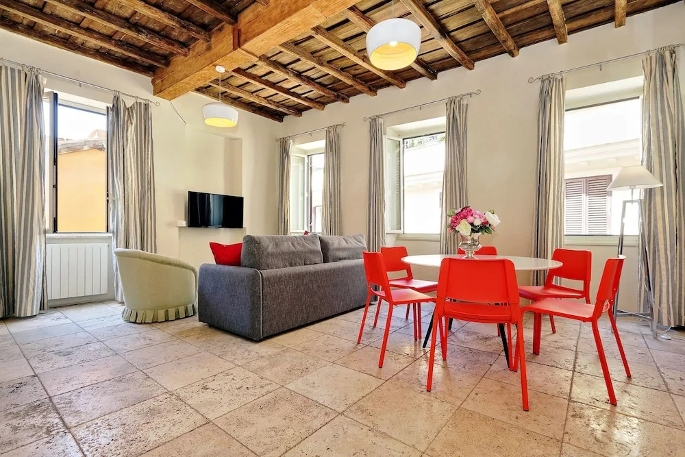 Pavone Charme - My Extra Home