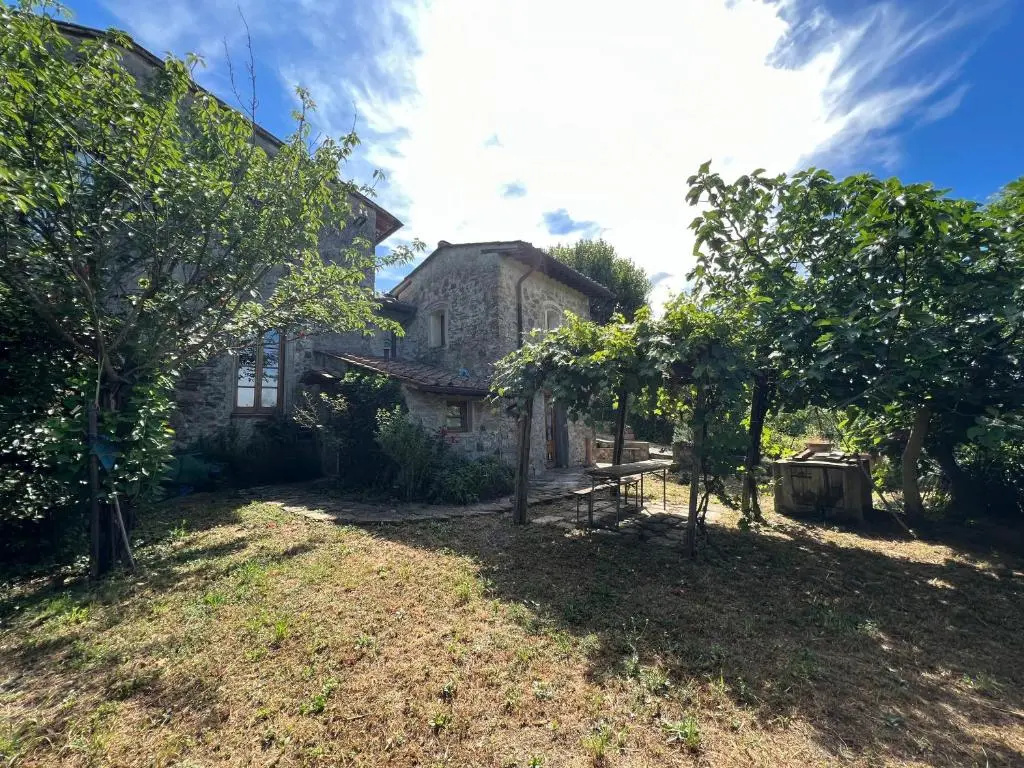 Country Holiday House pet friendly near Florence and Mugello Tuscany with garden and panorama