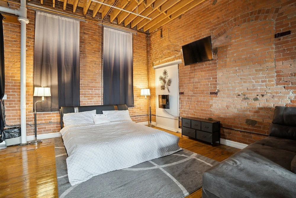 Gorgeous Downtown Detroit Loft - Fully Equipped