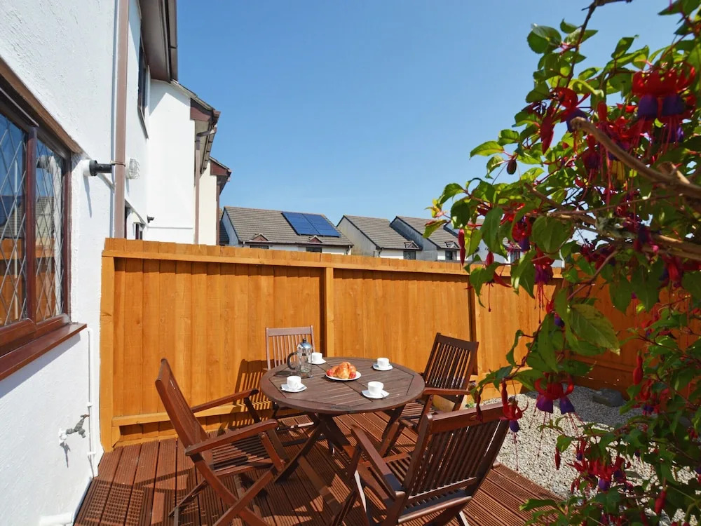 Modern Holiday Home in Padstow With Private Garden