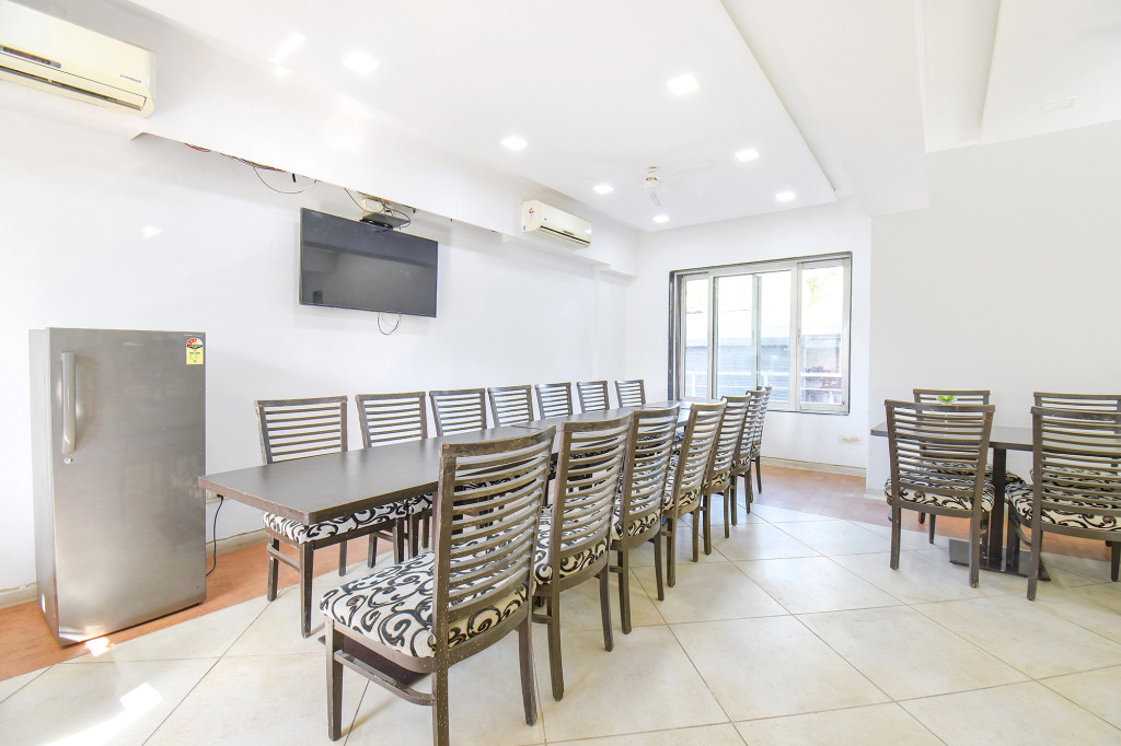 Fabhotel Shree Sai Residency