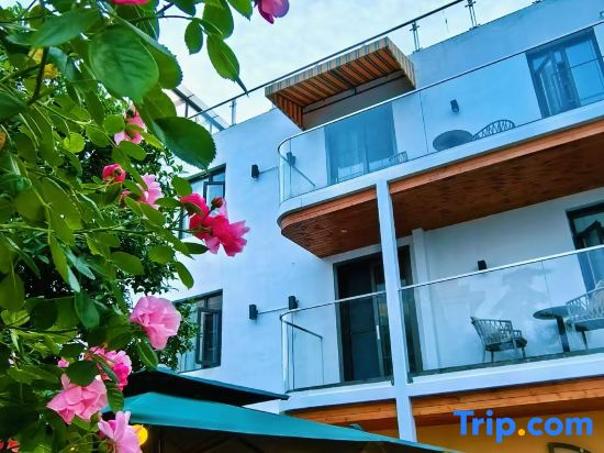 East Lake Joyful Homestay