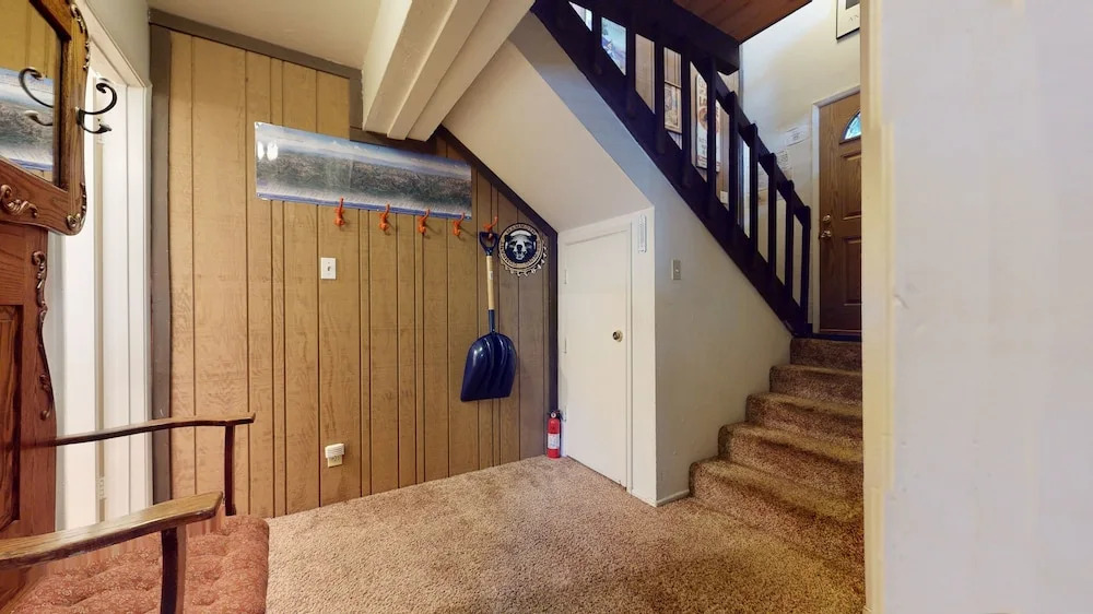 Timberline 44 Cozy and Quiet, Corner Unit, Lots of Natural Light by RedAwning