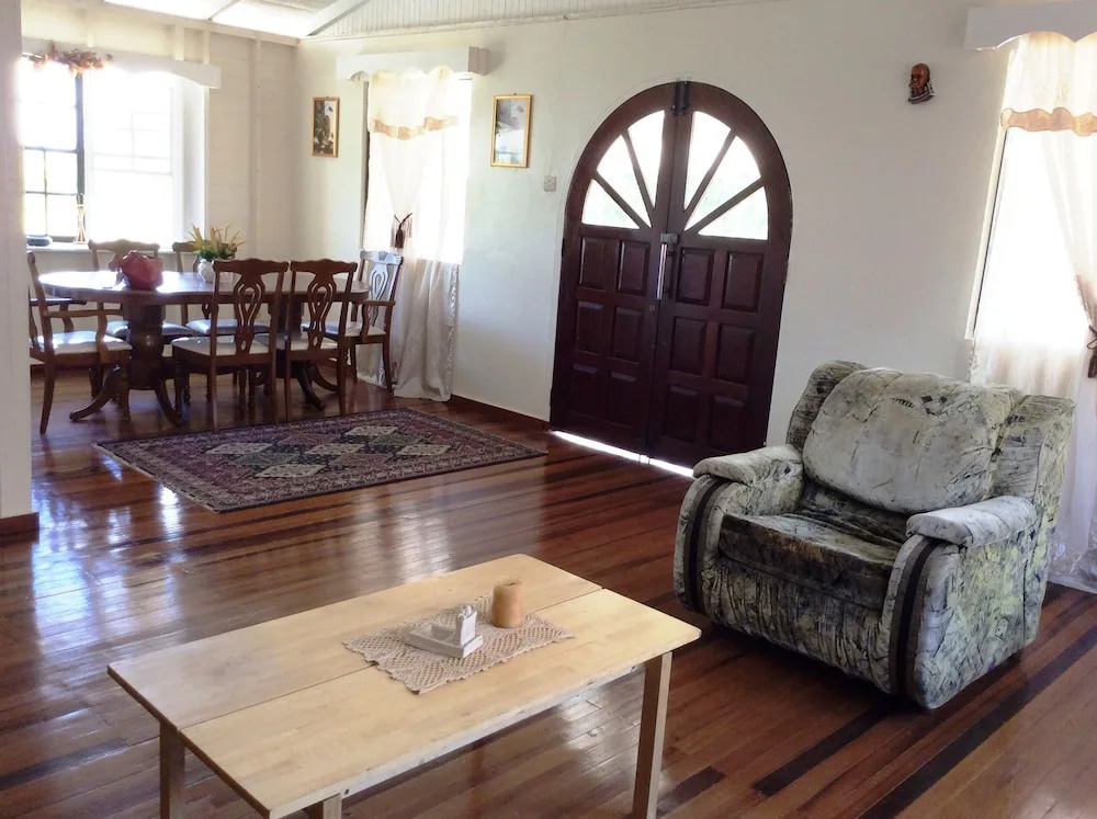 Three Bedroom Holiday Accomodation