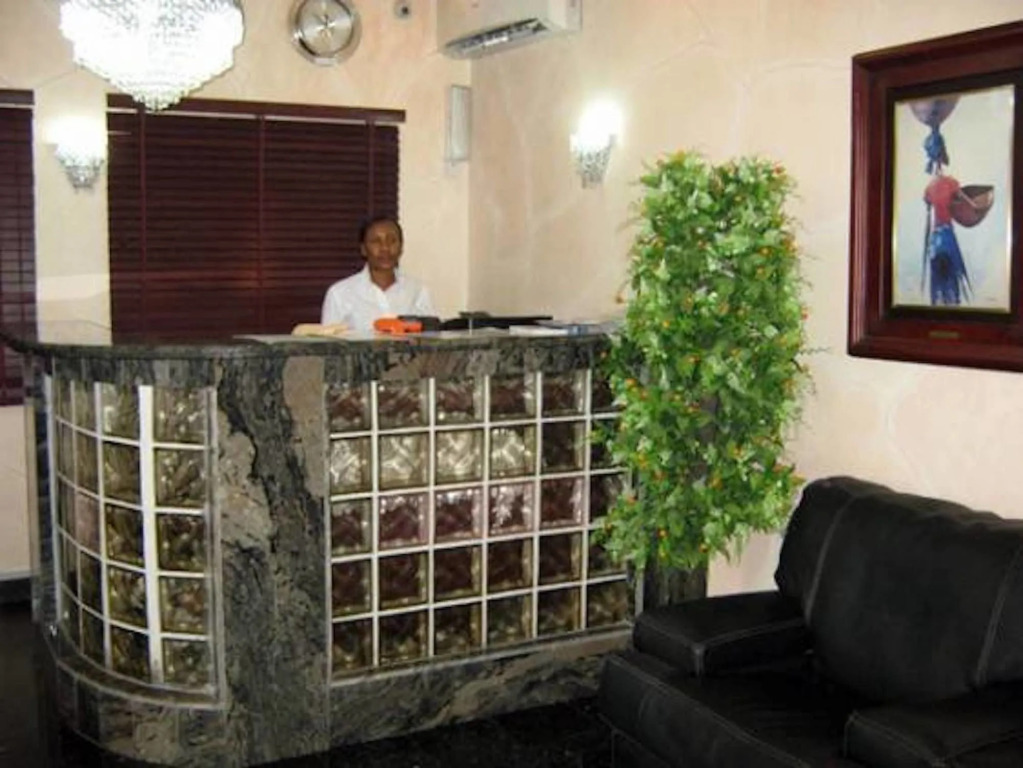 Hymax Grace Hotel and Suites