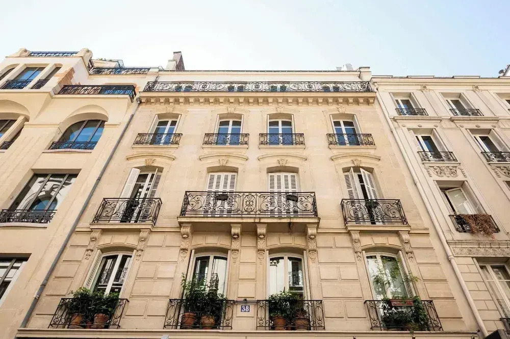 Superb AC- 2bdr Apartement Montaigne/arc de Triomphe