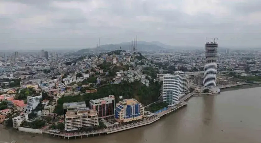 Suite amoblada en Condominio Riverfront II