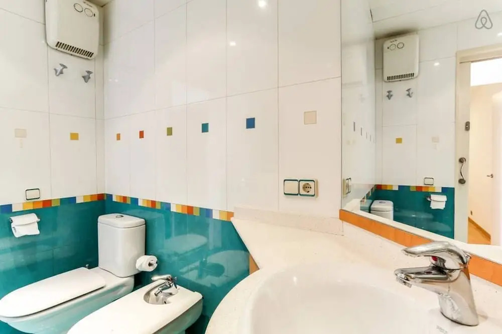 Luminous 2 Bedroom Next to Sagrada Familia
