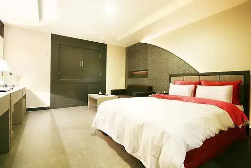 Hotel River