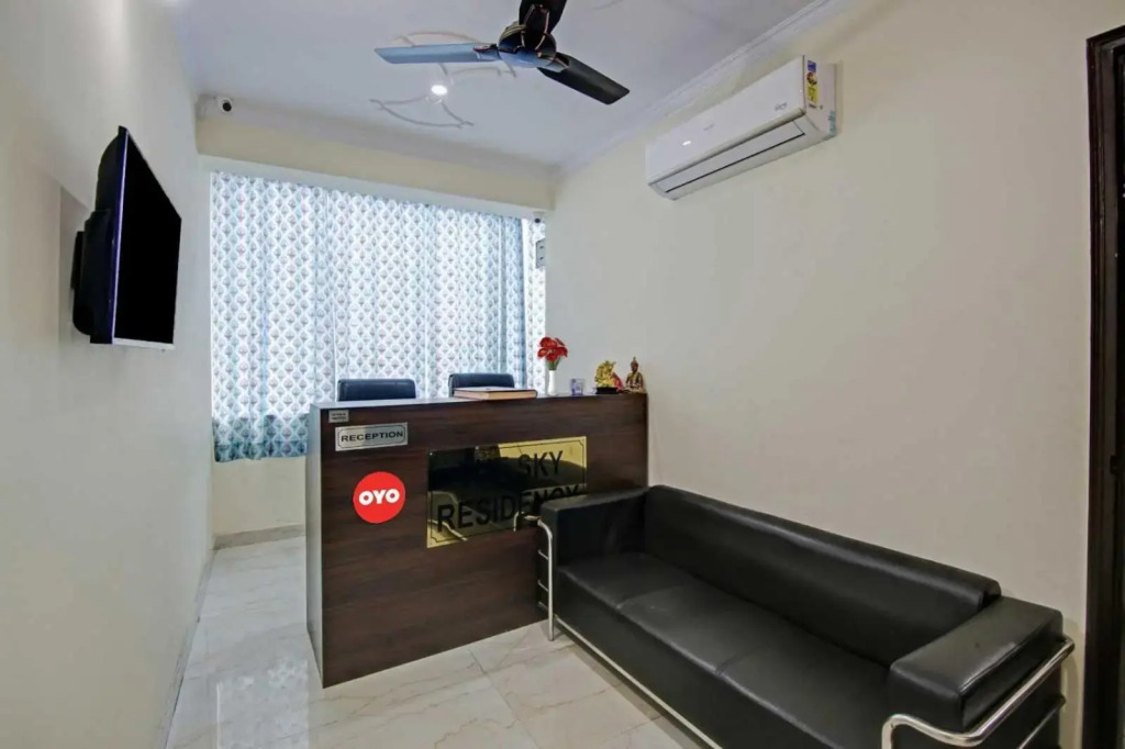 OYO Flagship IAE522 Hotel Cozzy Homes Stay