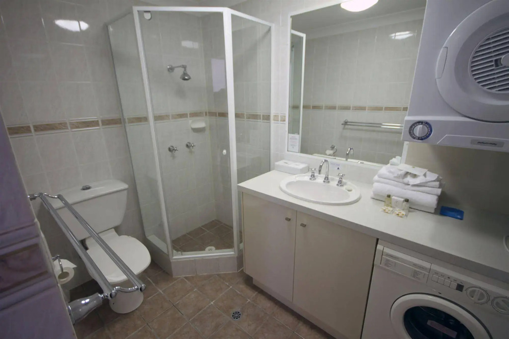 Manor Apartment Hotel