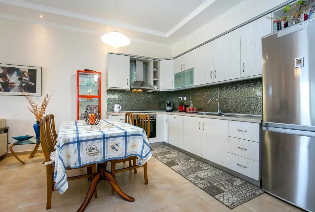 Kallisti Apartment