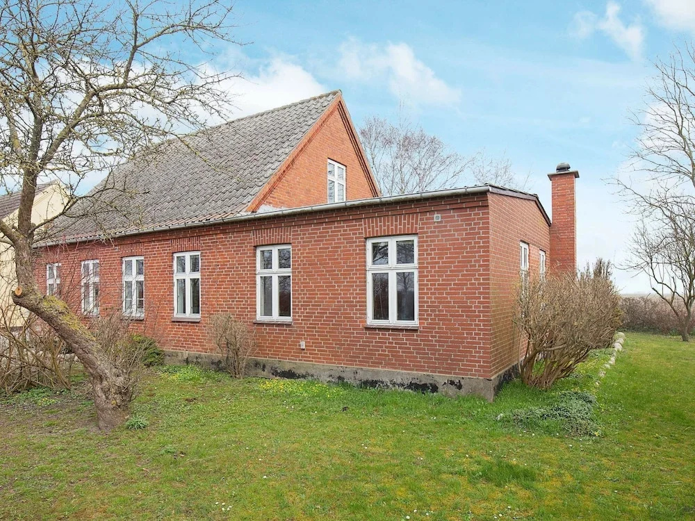 Snug Holiday Home in Lolland near Sea