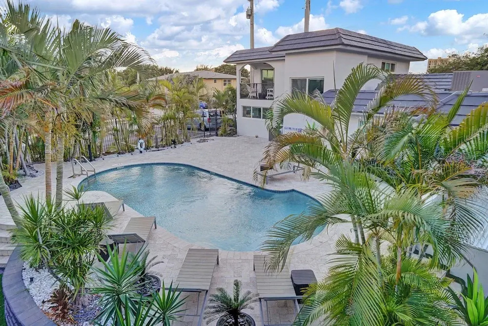Bright Beachside Getaway