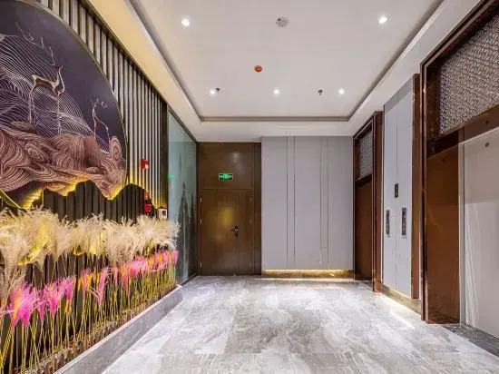 Zhangye LanQi International Hotel