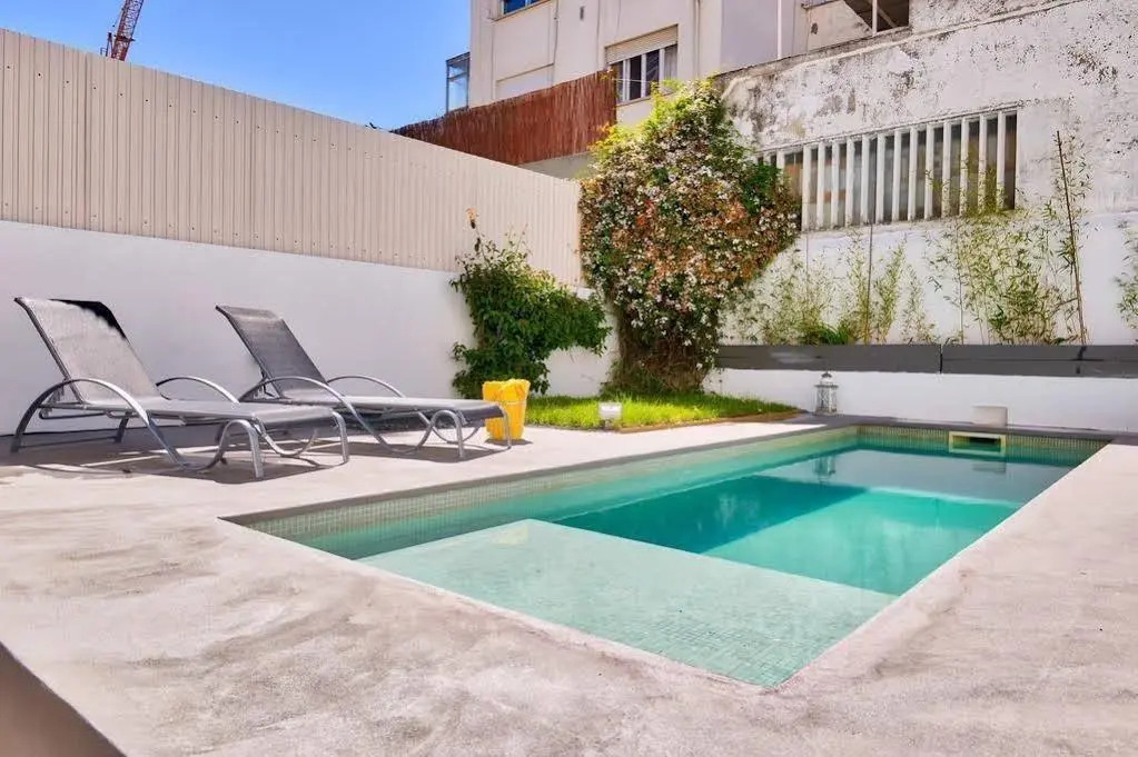 Lisbon Centre Apartment with Private Pool