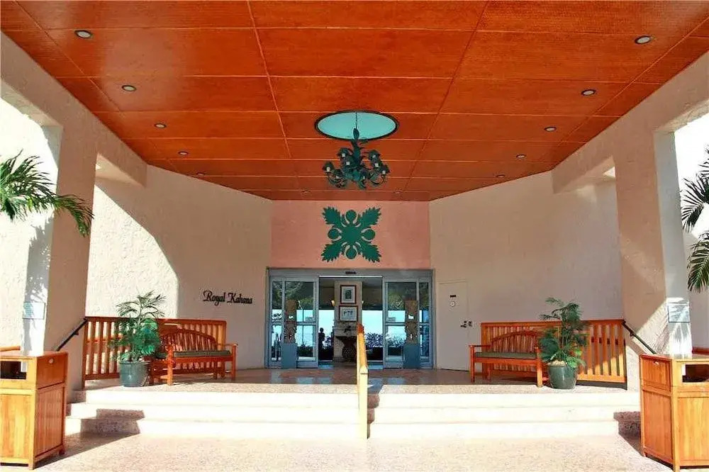 Royal Kahana 1012 by RedAwning