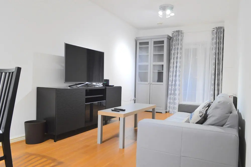Bright & Spacious 1 Bed Flat in Kensington Olympia