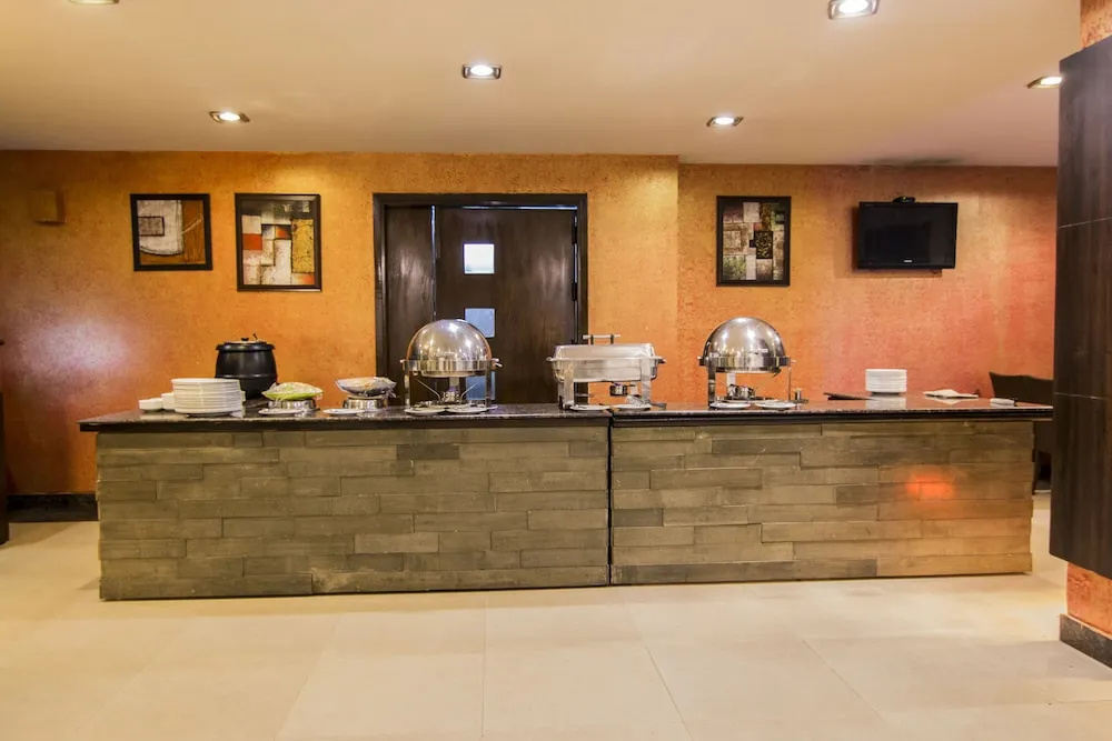 Tavisha Hotel