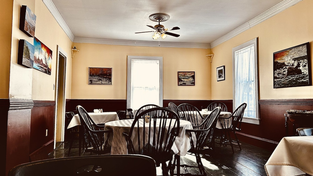 Garrison House Inn