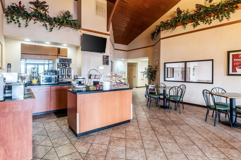 Econo Lodge Inn & Suites Middletown - Winchester South
