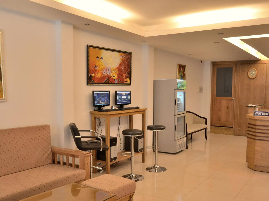 Janus Hotel 168
