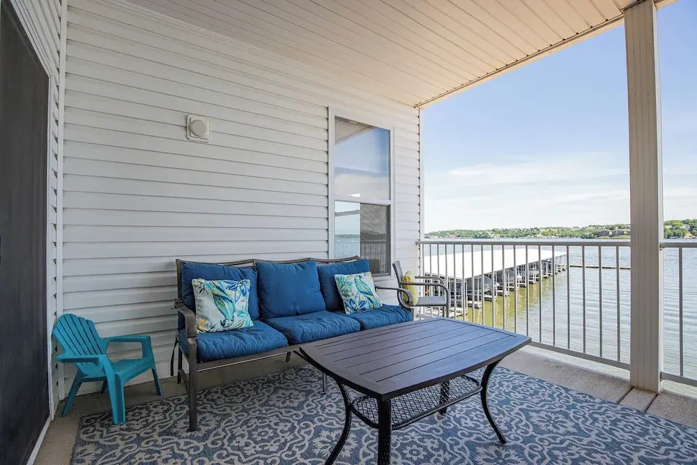 Island Life! Pool, Grilling Patio & Amazing Views!
