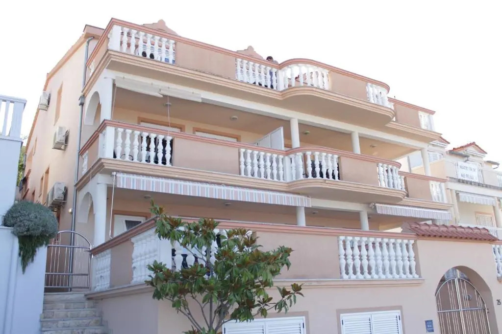 Apartments Mustač