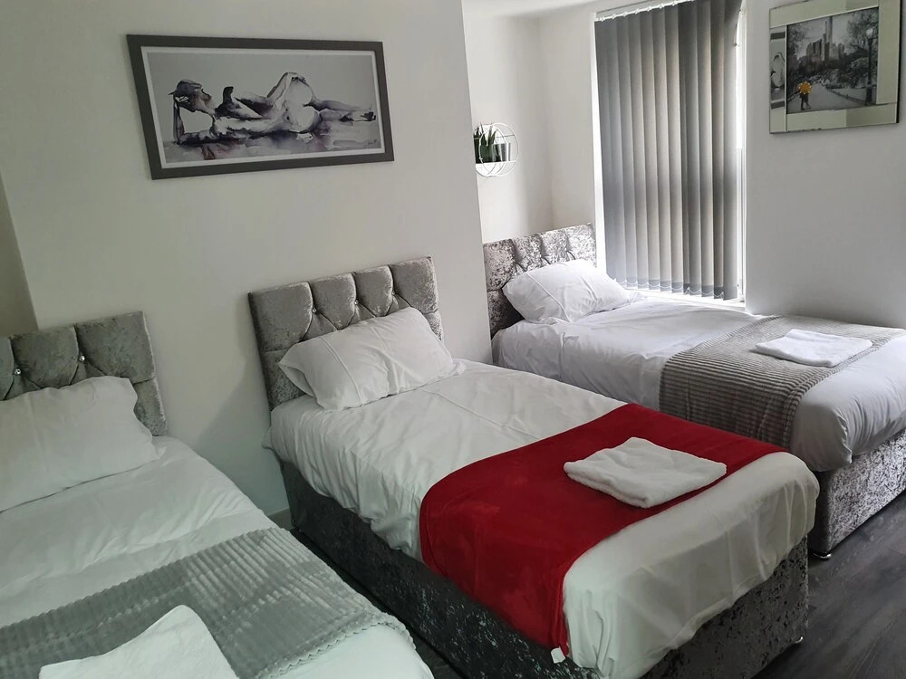 Deluxe Three bed Suite in Liverpool City Center
