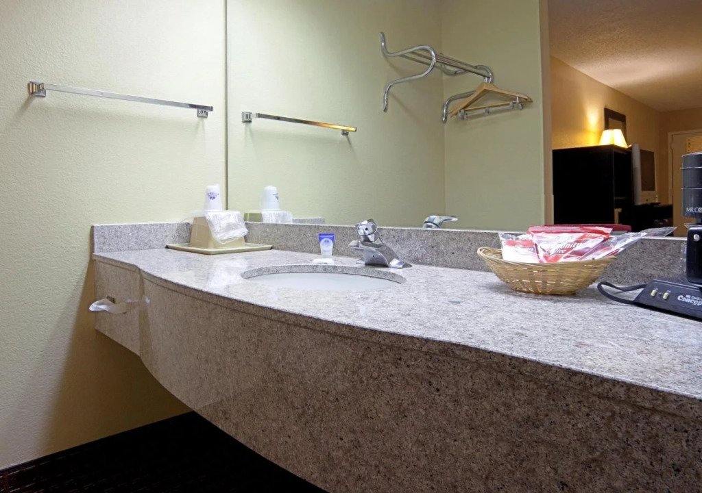 Americas Best Value Inn Montezuma