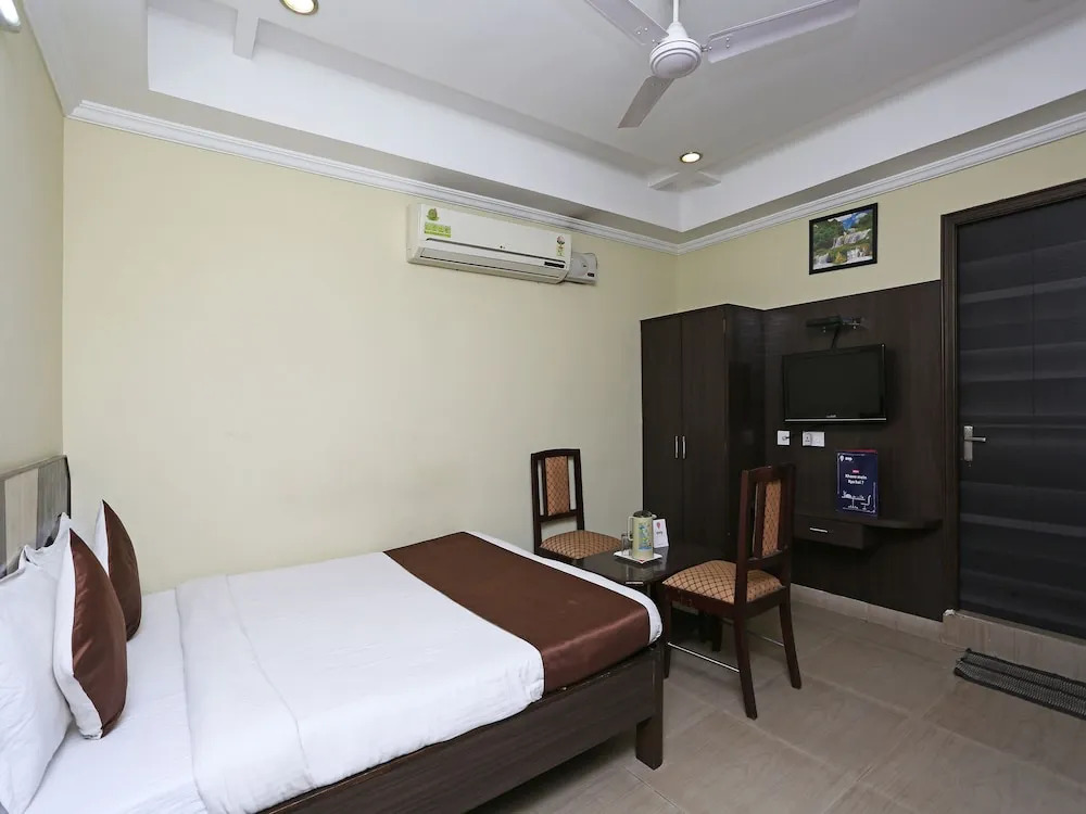 Hotel O Saraswathi Residency Near SR Nagar Metro Station