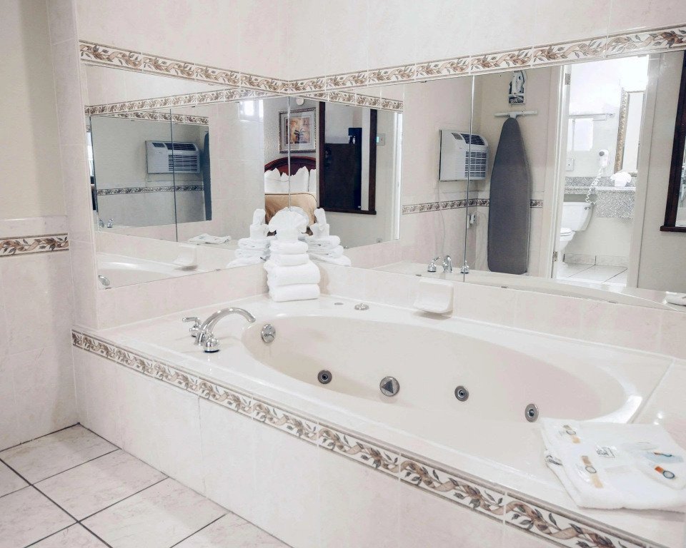 Quality Inn & Suites Airport