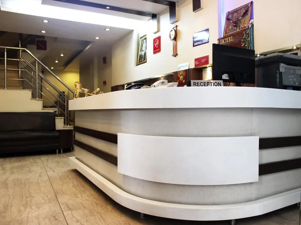 Oyo 2373 Hotel D Inn
