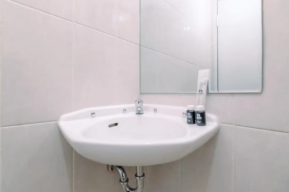 Well Furnished And Comfy 2Br At Royal Heights Apartment