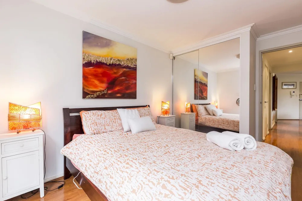 Coogee Beach With AC Close To Beach And City