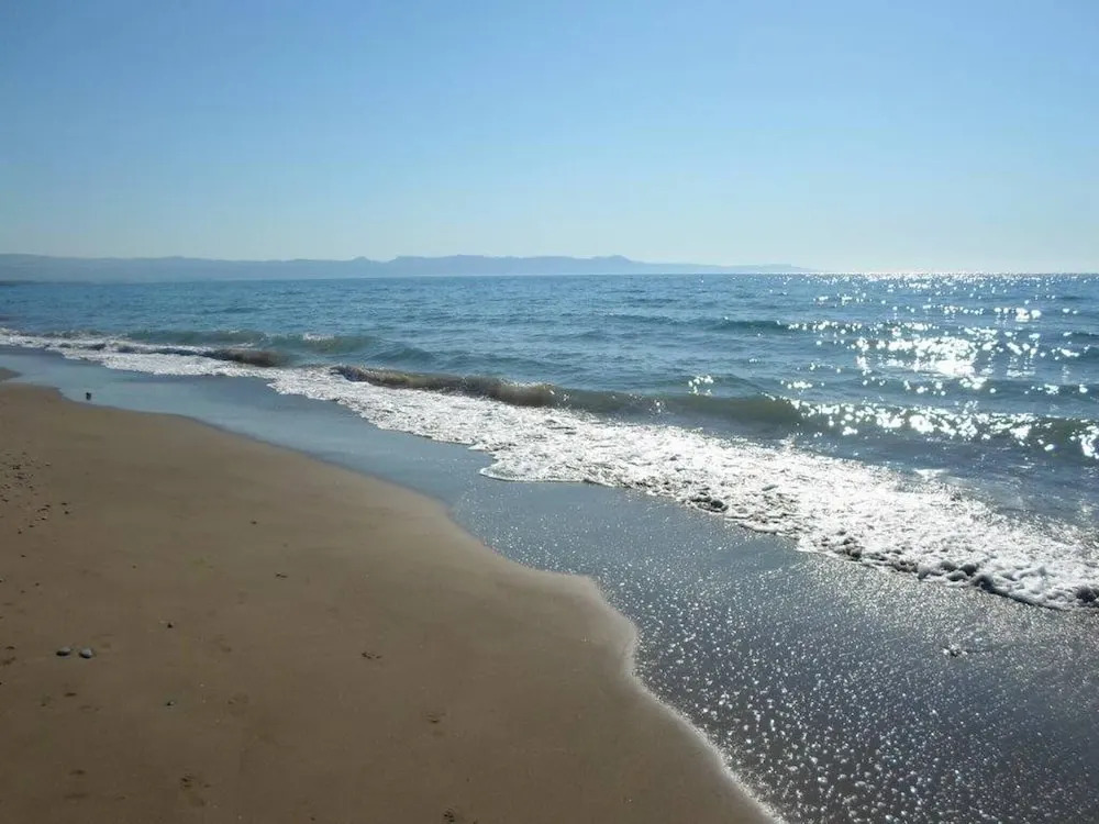 Blue - Beach Front Spectacular Villa Sleeps 10