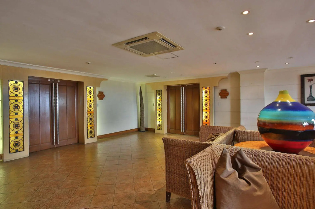 Crown Regency Suites Mactan