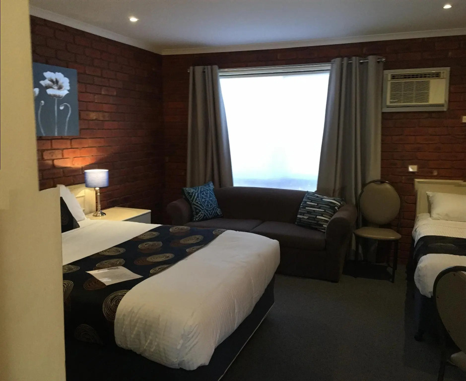 Melton Motor Inn and Apartments