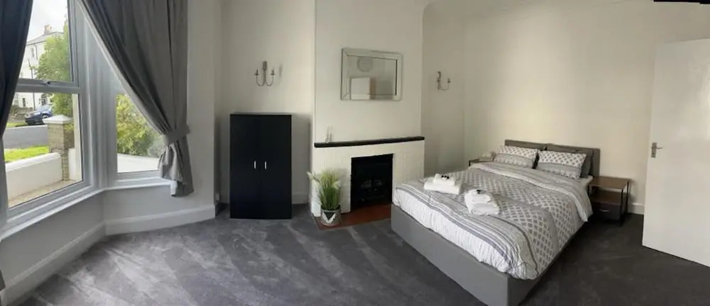 2-bed, Sleeps 4, Free Parking, Pets Allowed