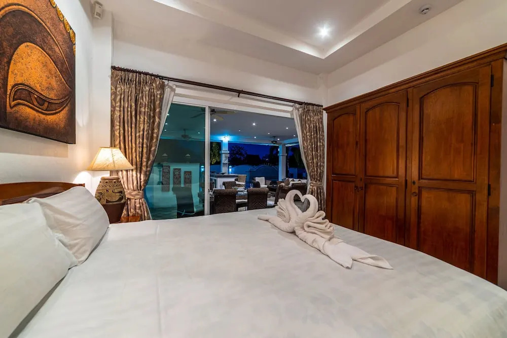 Private 3 Bedroom Pool Villa PP10