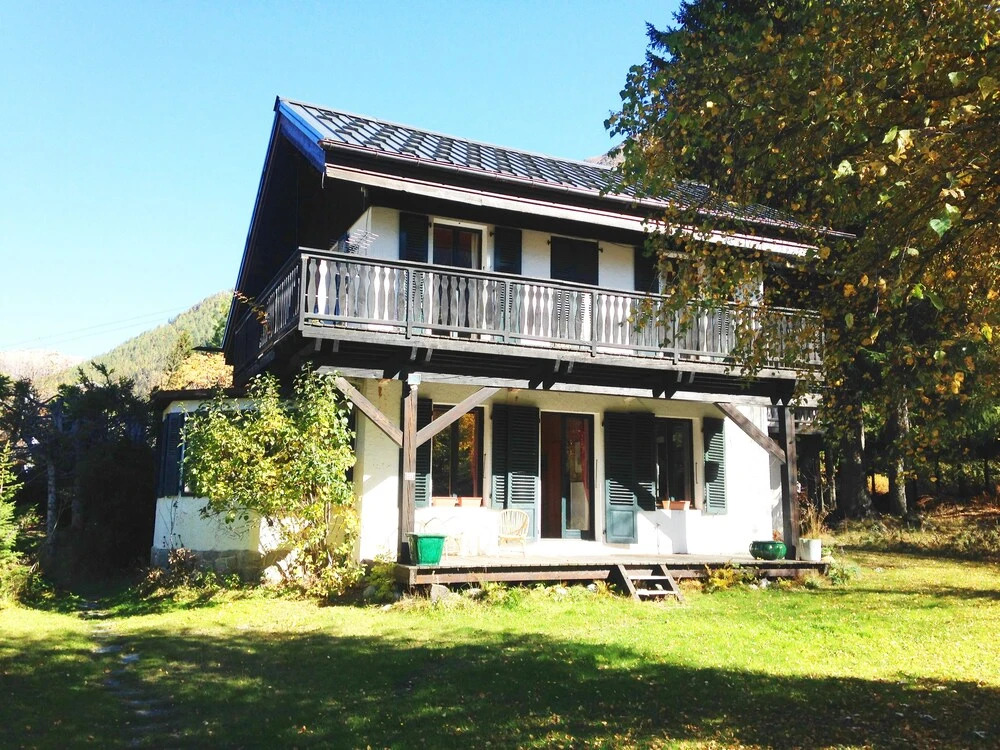 Chalet White Attack
